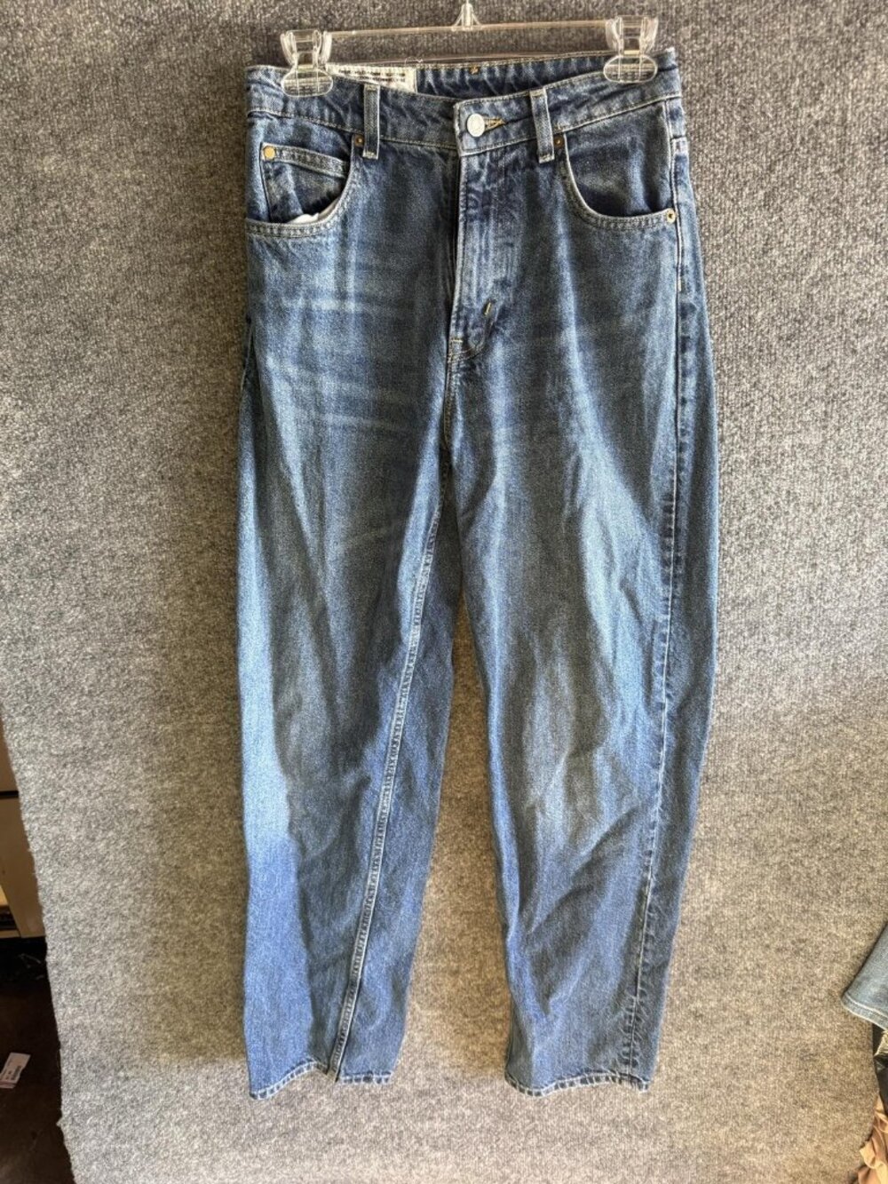 H&M Tapered Jeans Womens 2 Medium Wash Blue Regular Fit Denim 5 Pocket